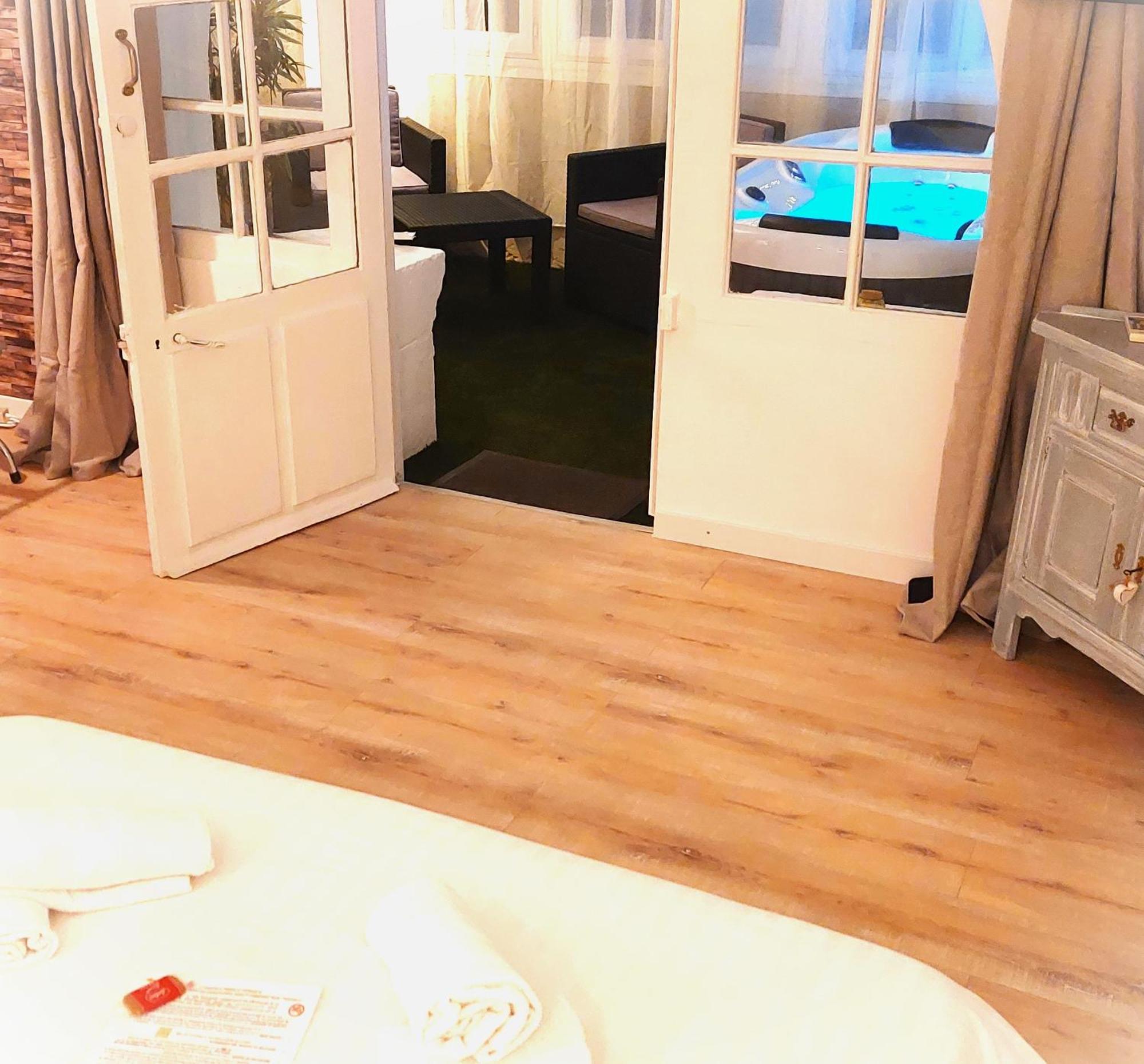 Hotel Les Jardins de Bormes Kamer foto